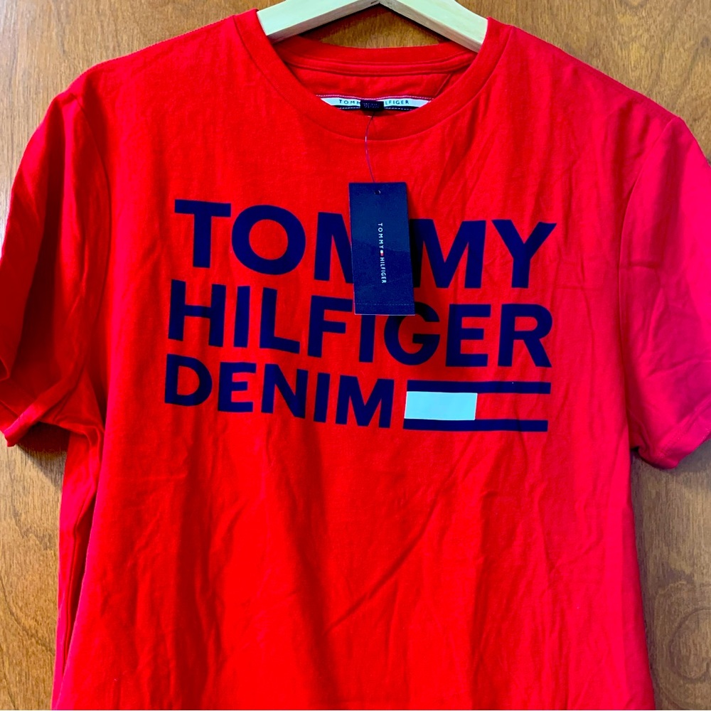 Tommy Hilfiger Essential Flag Logo T-Shirt